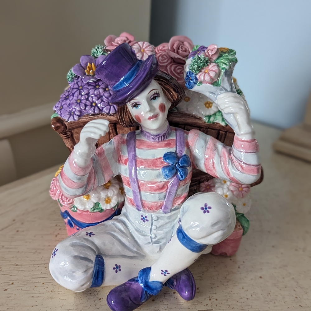 Schmid Porcelain Yamada Collectible Musical Clown/Jester Figurine 1993